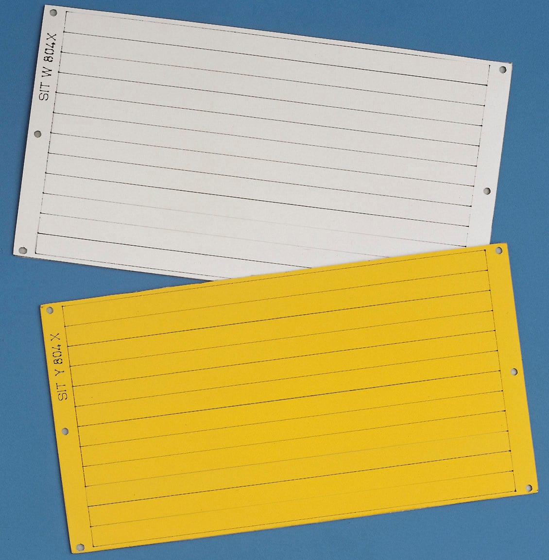 GRAFOPLAST - Striscia adesiva Bianco 215x15 mm confezione da 70 pezzi. Consentono di identificare componenti in serie all'esterno dei quadri; indicate specificatamente per il quadro di distribuzione