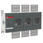 ABB - Front operated switch-disconnector OT2500E03 2500A 3P: un sezionatore di alta qualità per garantire sicurezza ed efficienza energetica.