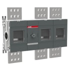 ABB - Front operated switch-disconnector OT2500E12 2500A 3P: un sezionatore potente e affidabile per garantire la massima sicurezza e funzionalità.