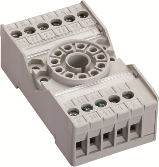 ABB - CR-U3SM ZOCCOLO UNDECAL 3C/O SLIM per un'installazione elegante e sicura.