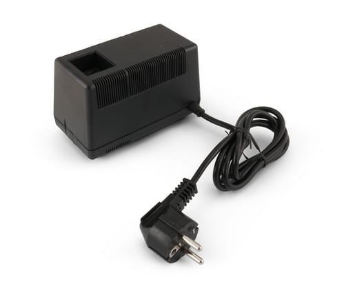 ALPHA ELETTRONICA - Convertitore Ac/Ac 100VA - Ingresso 230Vac - Uscita 115Vac - Spina tedesca CV100/1K