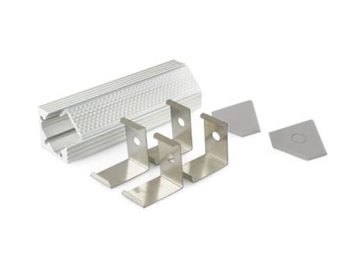 ALPHA ELETTRONICA - Profilo in alluminio anodizzato argento ad angolo con copertura prismata trasparente piana - 2m - Accessori inclusi