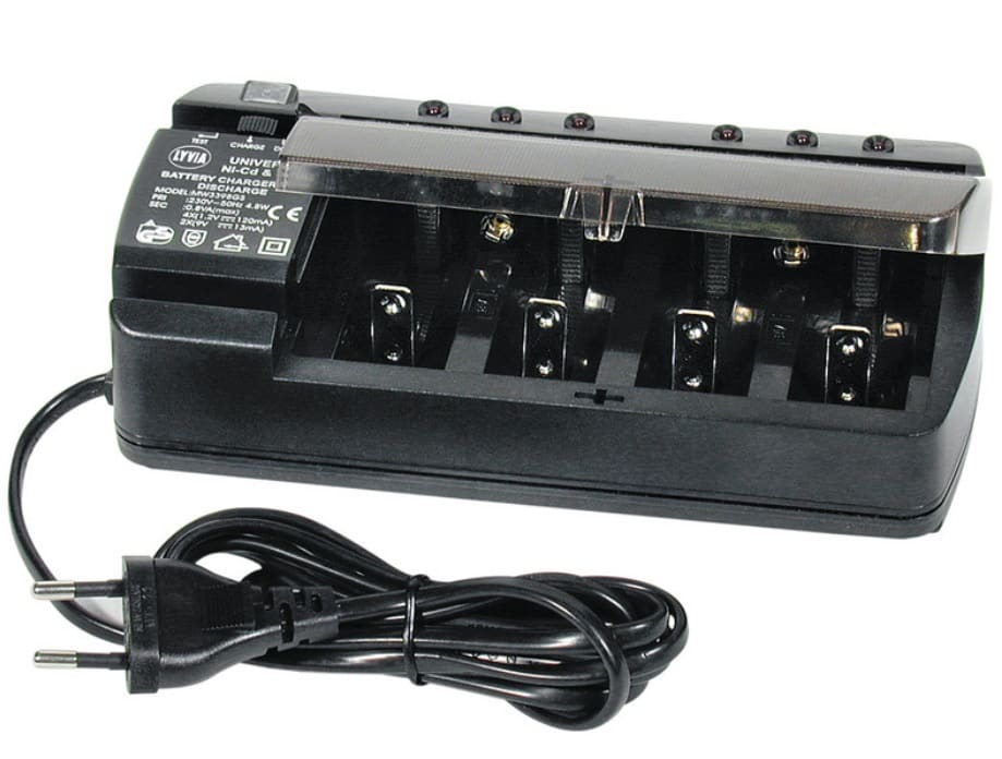 ARTELETA INTERNATIONAL - CARICA BATTERIE UNIVERSALE