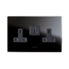 AVE - Doppia presa std inglese. placca in vetro colore nero. 2P+T 13A 250V finitura lucida 4 Mod.