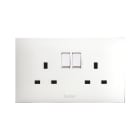 AVE - Doppia presa std inglese. colore RAL 9010. 2P+T 13A 250V finitura lucida 4 Mod.