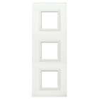 AVE - Placca Vera 44. in vetro colore bianco finitura lucida fornita con cornicetta 6(2+2+2) Mod.