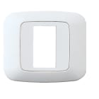 AVE - Placca Yes S45. singola per scatola tonda o quadrata colore bianco banquise con cornice color bianco banquise  1 Mod. 45P21BB