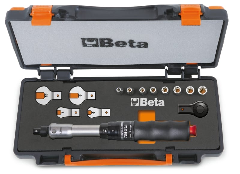 BETA - Assortimento di barra dinamometrica 604B, 1 cricchetto reversibile, 8 chiavi a bussola esagonali e 4 chiavi a forchetta in cassetta di lamiera con ter, cassette 604B/10+13 access. att.8 B/10.