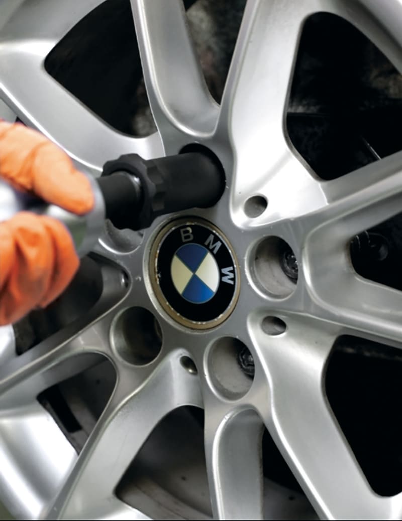 BETA - Kit per rimozione bulloni antifurto con anello libero, tipo BMW e Mini CASS. 4 ESTRATT.DADI RUOTE ANTIFURTO BMW.