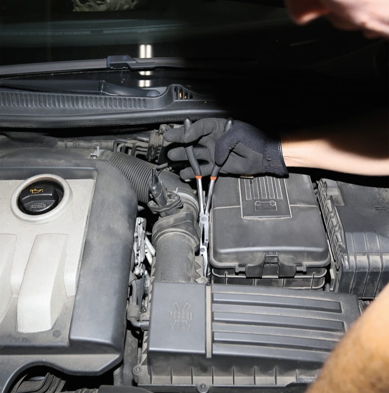 BETA - Serie di 2 pinze a becchi mezzotondi lunghissimi zigrinati con doppio snodo, pinze lunghe dp. cern. 2 pezzi 1/2tondi.