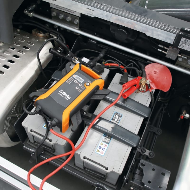 BETA - Avviatore portatile ultraleggero ad alte prestazioni 12-24 V per auto e truck compact LT.