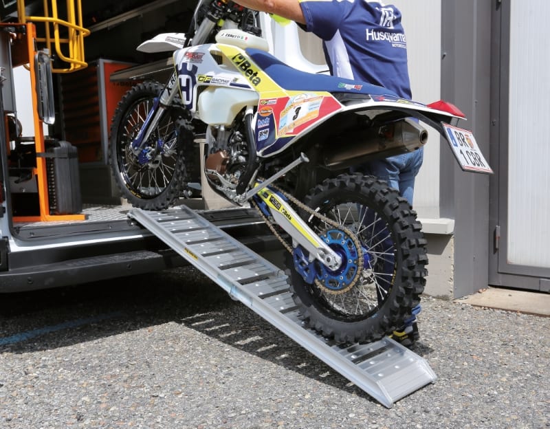 BETA - Rampa in alluminio per carico/scarico moto movimentazione furgone.