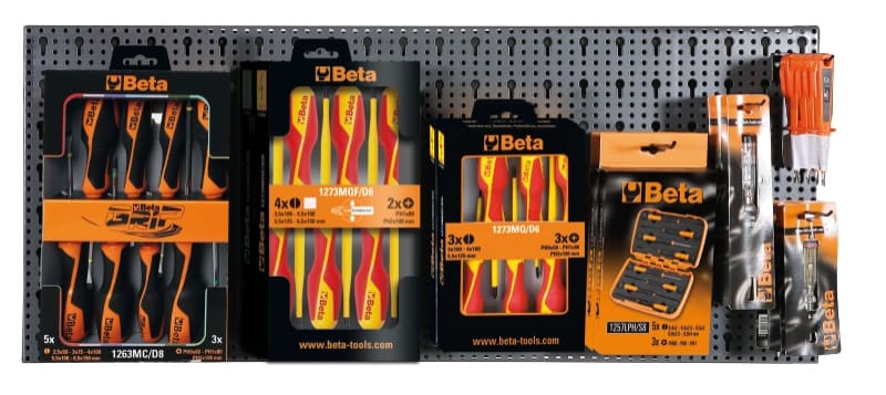 BETA - Assortimento 71 utensili con ganci senza pannello modulo x C68 M/380. 066000380
