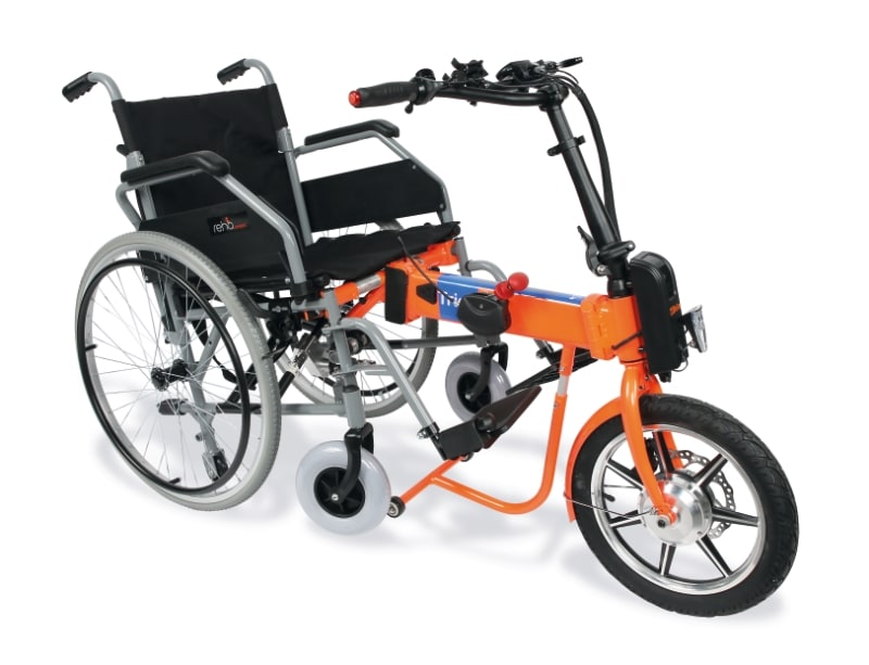 BETA - Sistema ausiliario di spinta TRIOWAY by ATALA® elettrico agganciabile alla carrozzina REHA COMFORT in dotazione UNITA DI PROPULSIONE TRIOWAY+CARROZZINA.