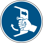 BRADY - Chiudere e assicurare i portelli nella procedura di lancio in mare – ISO 7010