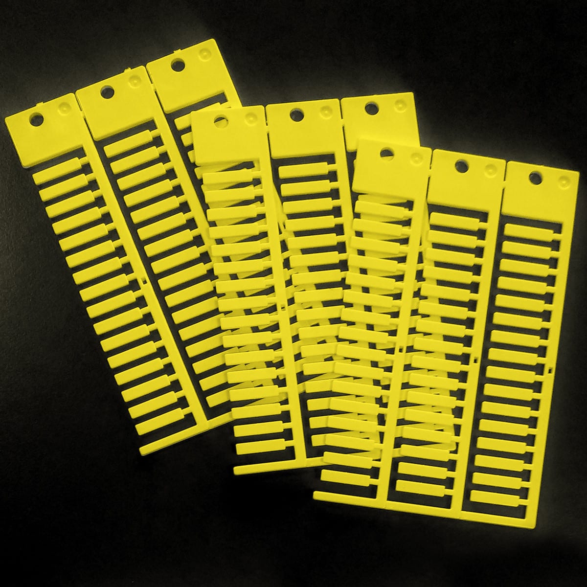 BRADY - Targhetta 4x18 3 steli giallo