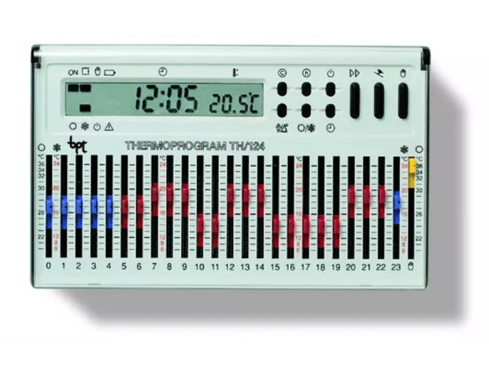 BPT - Cronotermostato digitale a cursori giornaliero, a parete, colore bianco, alimentazione a batterie 3x1,5V (AA) TH/124.01 BB-TERMOPROGRAMMAT. 69403510