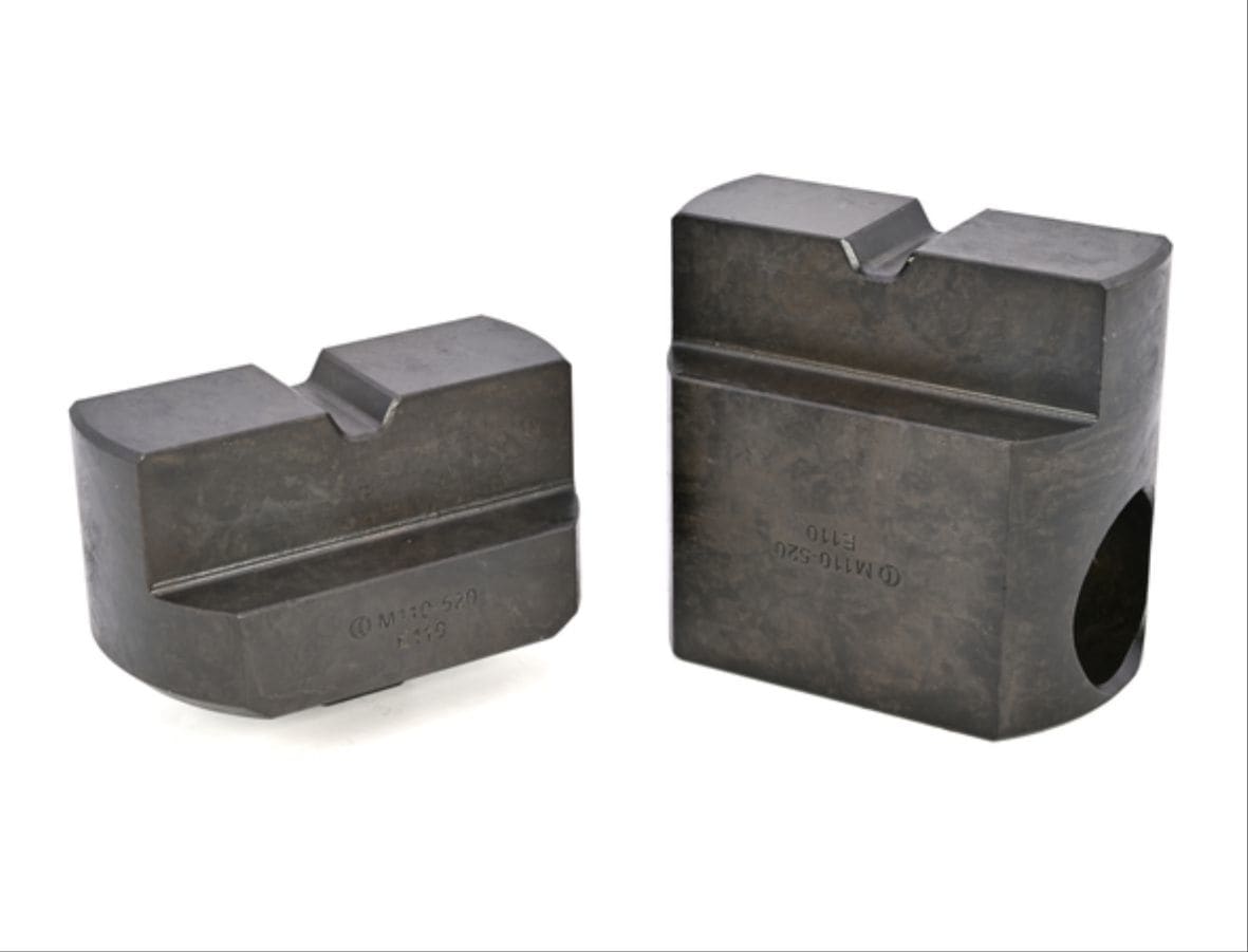CEMBRE - Coppia di matrici M110-520 per lavori di precisione.