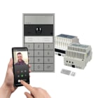 COMELIT - Serie Ultra - Kit video monofamiliare con posto esterno Ultra tastiera numerica e gateway master, sistema ViP, 1 licenza master inclusa