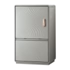 DKC EUROPE - Armadio in vetroresina Serie GRAFI 7, IP55, dim. 940 x 685 x 330 mm, con zoccolo G7-5/22/ZT. 077705192