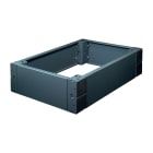 DKC EUROPE - Zoccolo per vano cavi, altezza 200 mm, profondità 400 mm, H.200 mm x vano cavi P.400.