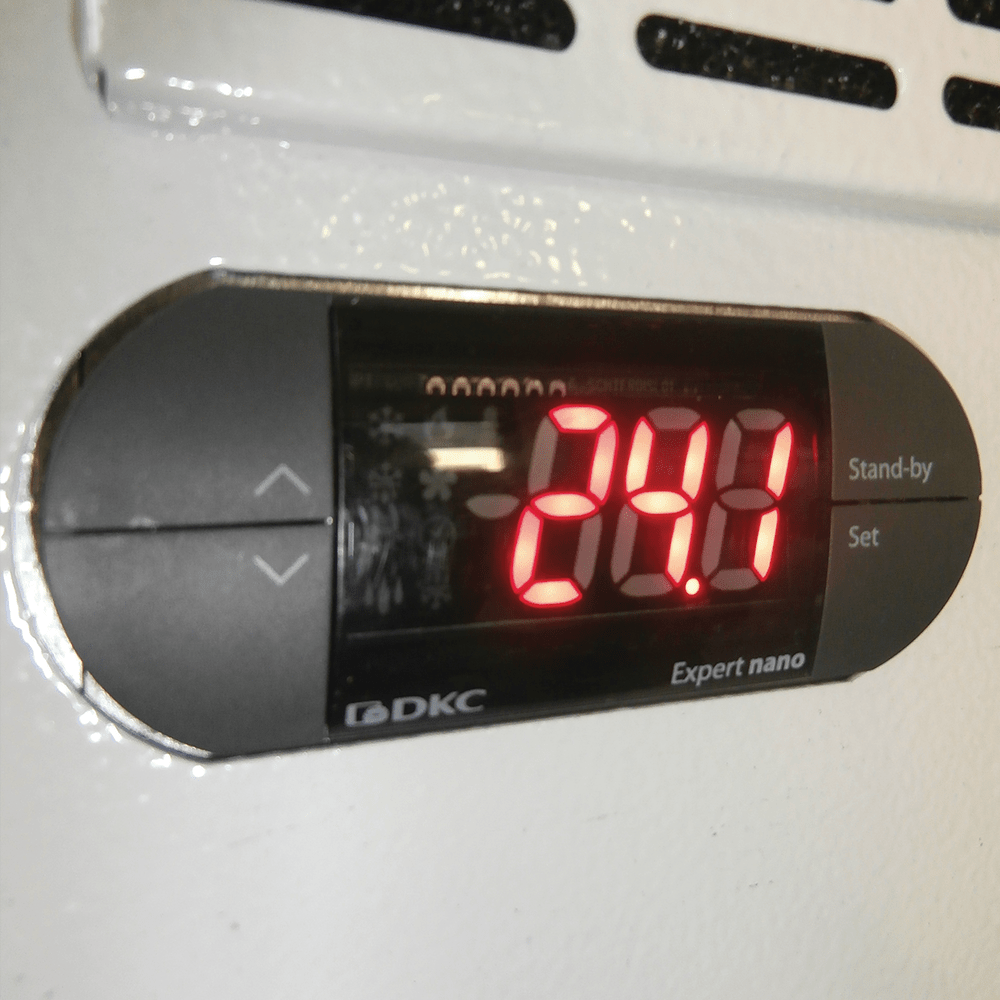 DKC EUROPE - Termostato elettronico di ricambio CF3, versione TOP con seriale RS485.