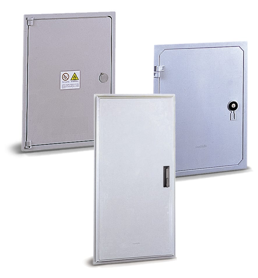 DKC EUROPE - Serie TPV - Sportello in vetroresina per nicchia 630x710 mm (AxB), senza serratura