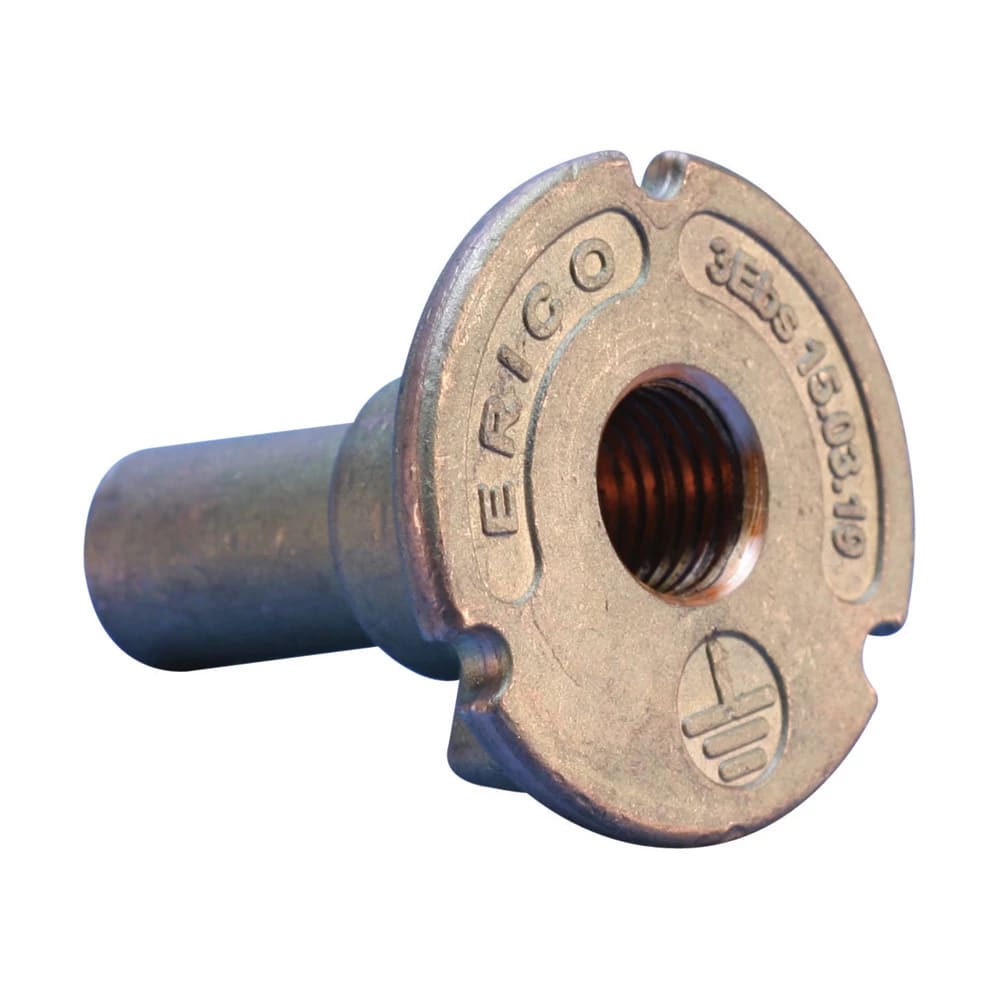 NVENT ERICO - DB Earthpoint, un perno di terra con filettatura M16.