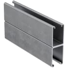 FISCHER - FUS 62D/2,5-6M HDG: Profilato U per installazioni sicure, lunghezza 6000 mm, supporto sicuro, flessibilità e taglio semplificato.