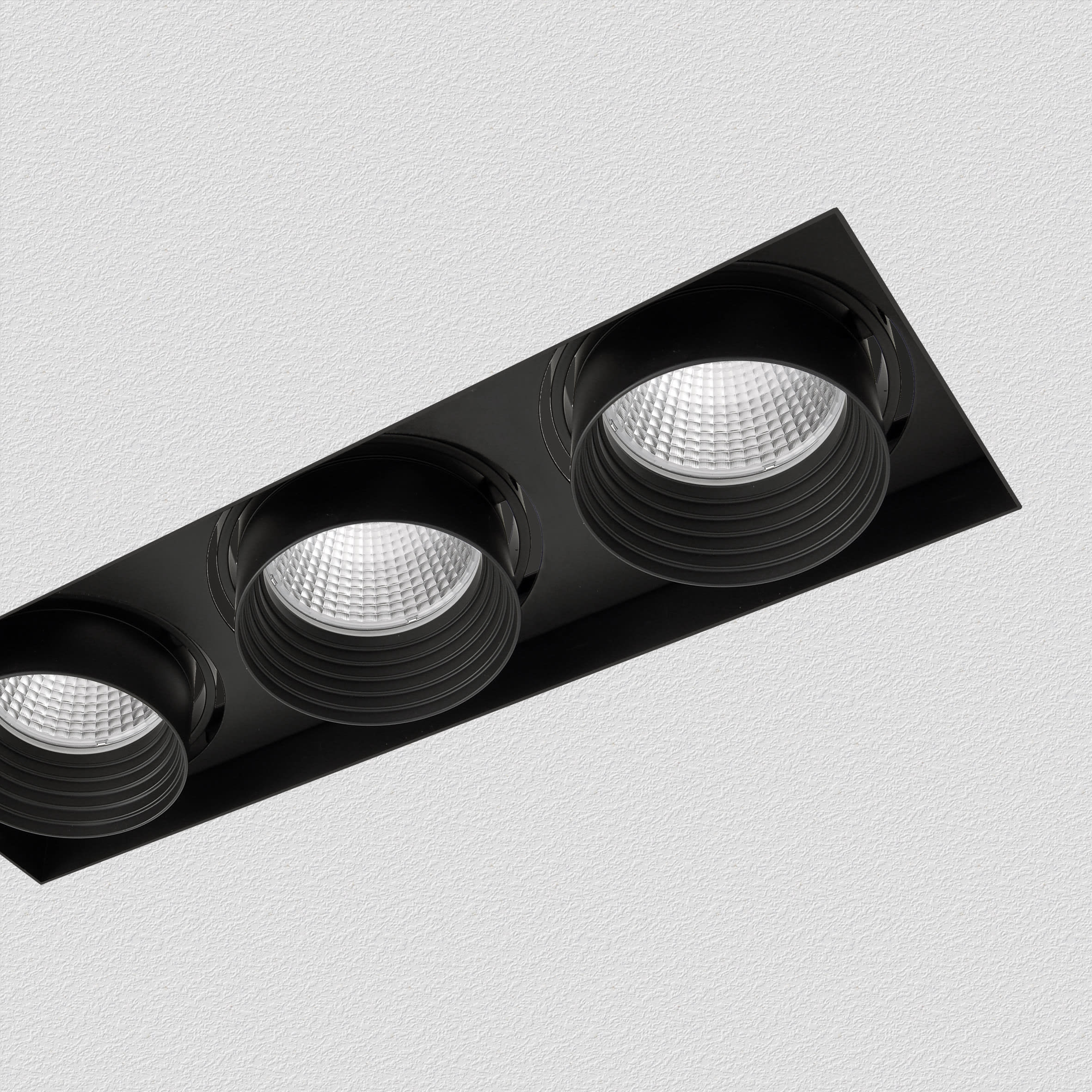 FOSNOVA - TRIMLESS 70 1073 75W 4K 40 CLD-D-D NER