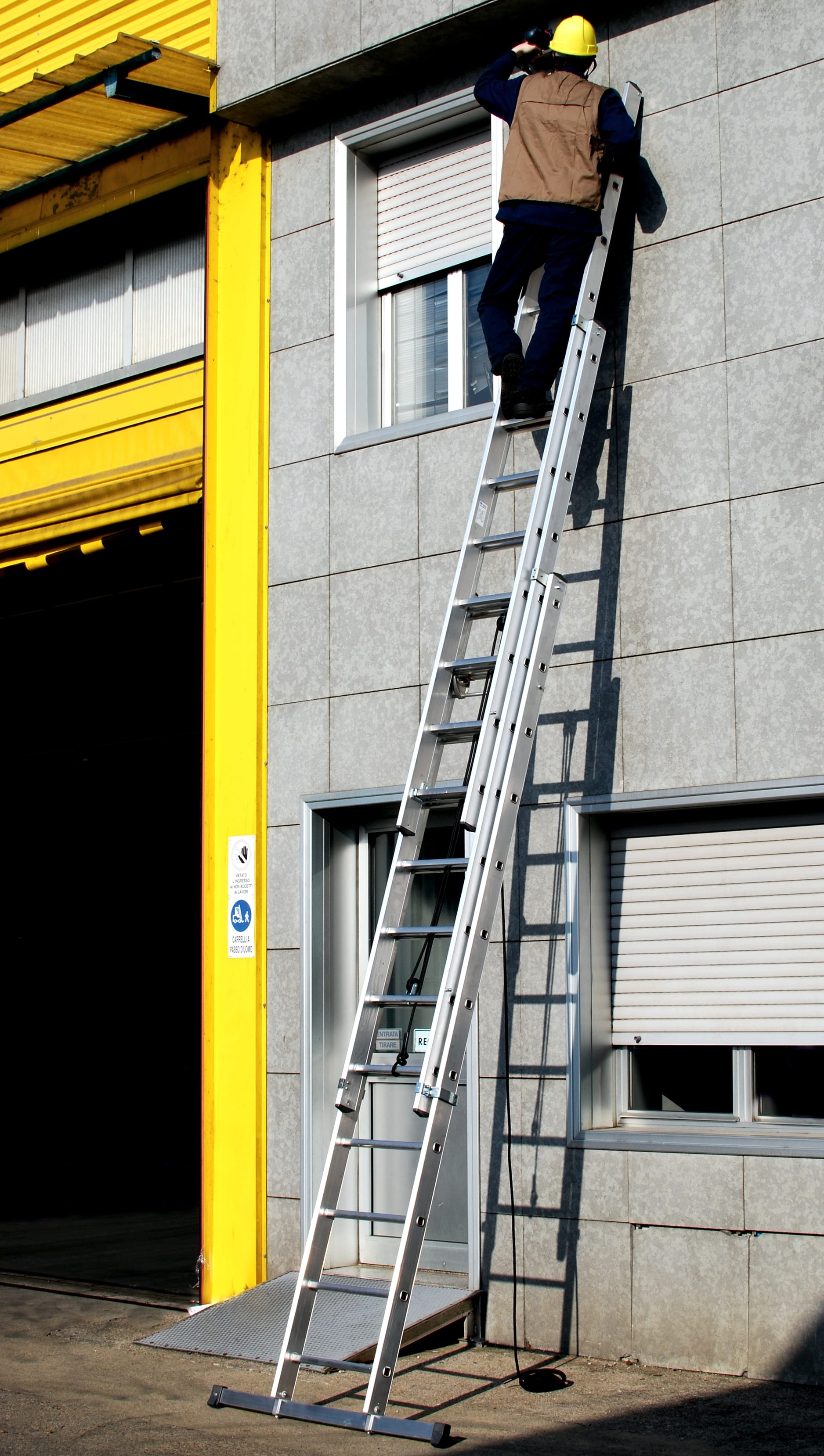 FRIGERIO CARPENTERIE - Scala appoggio professionale 3pz fune con basamento 14+14+14 gradini.