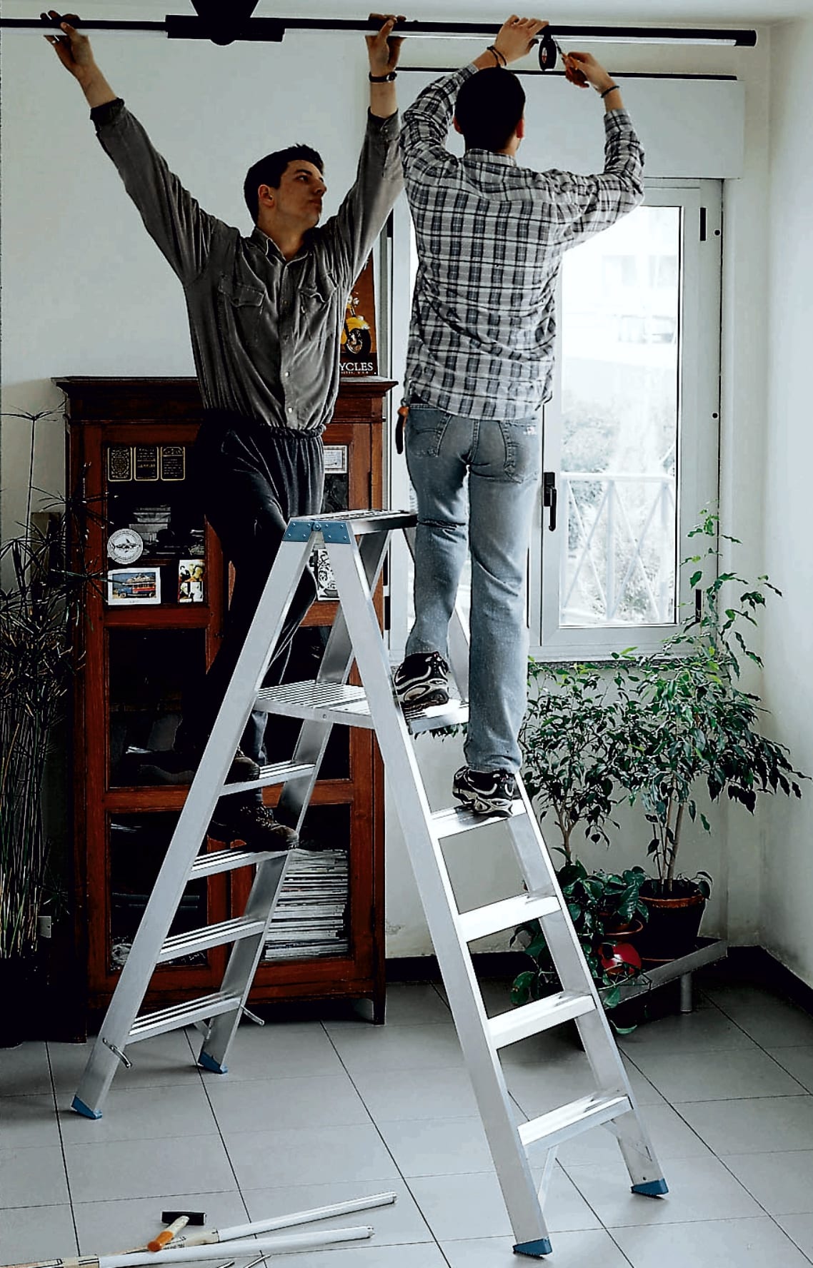 FRIGERIO CARPENTERIE - Scala cavalcabile professionale con 2 salite e piattaforma da 2x8g.