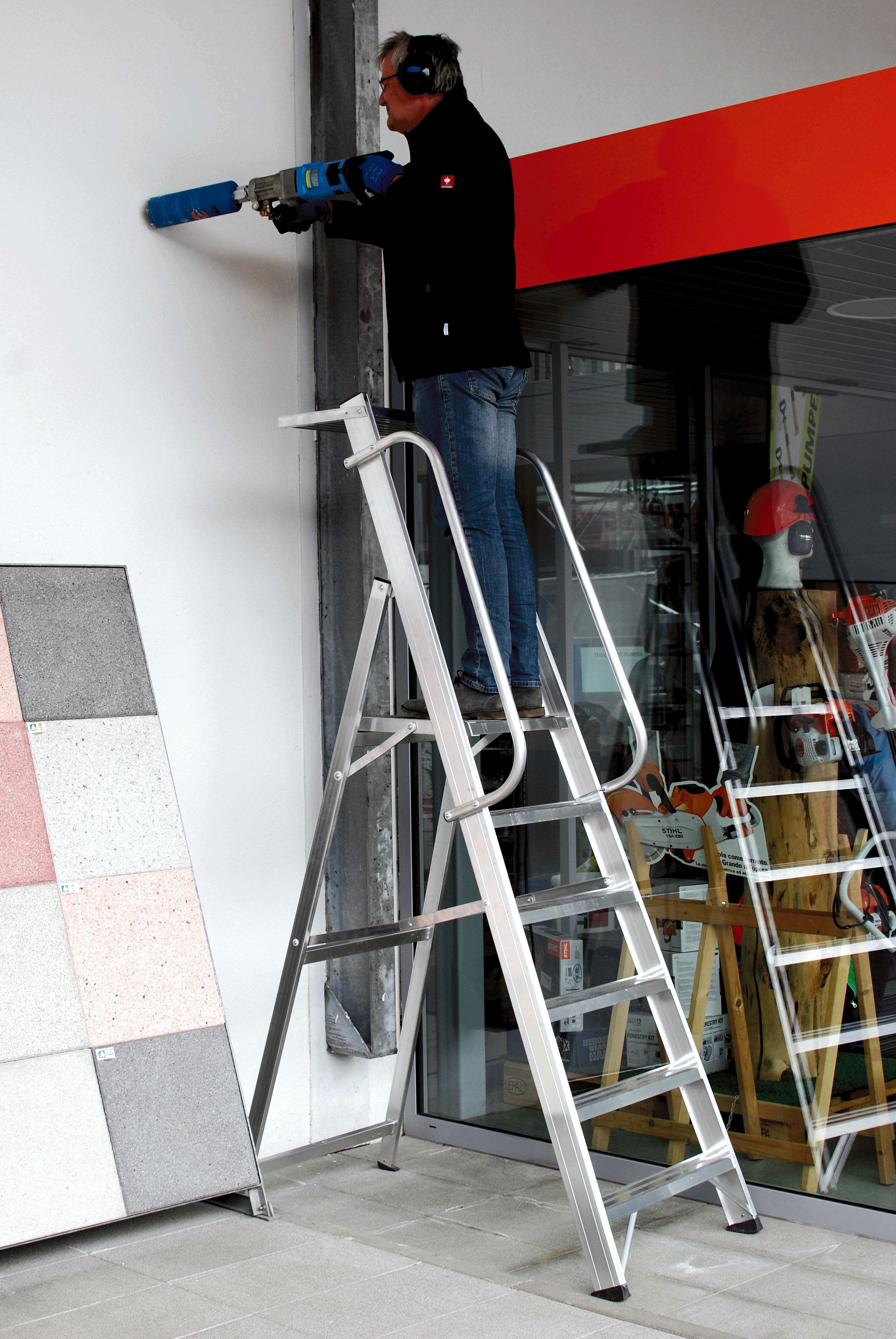 FRIGERIO CARPENTERIE - Scala cavalcabile professionale con piattaforma, parapetto, vaschetta e accessori da 1 a 10g.