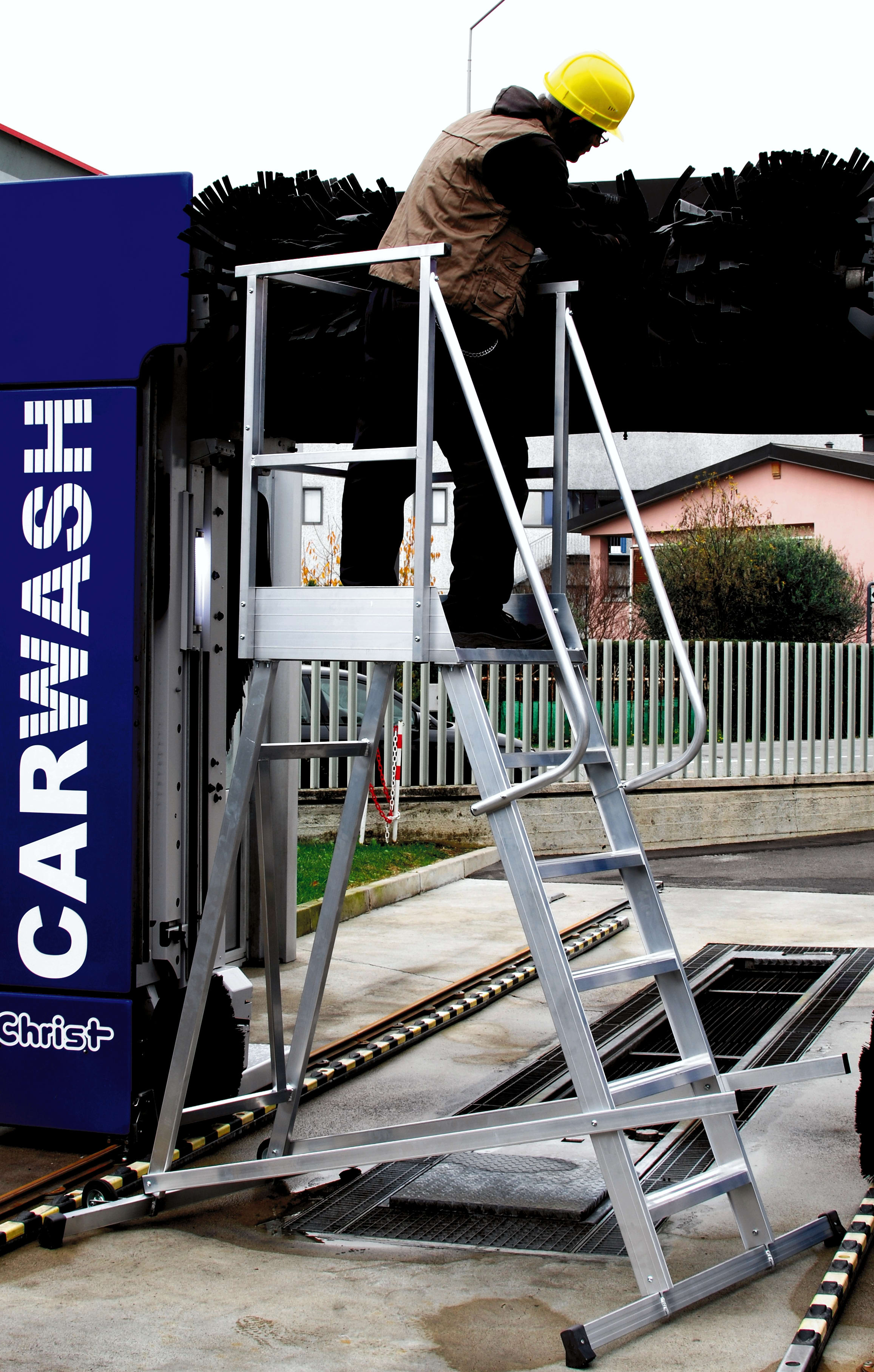 FRIGERIO CARPENTERIE - Scala palco professionale con piattaforma lavabile e 2 basi antiscivolo da 5g.