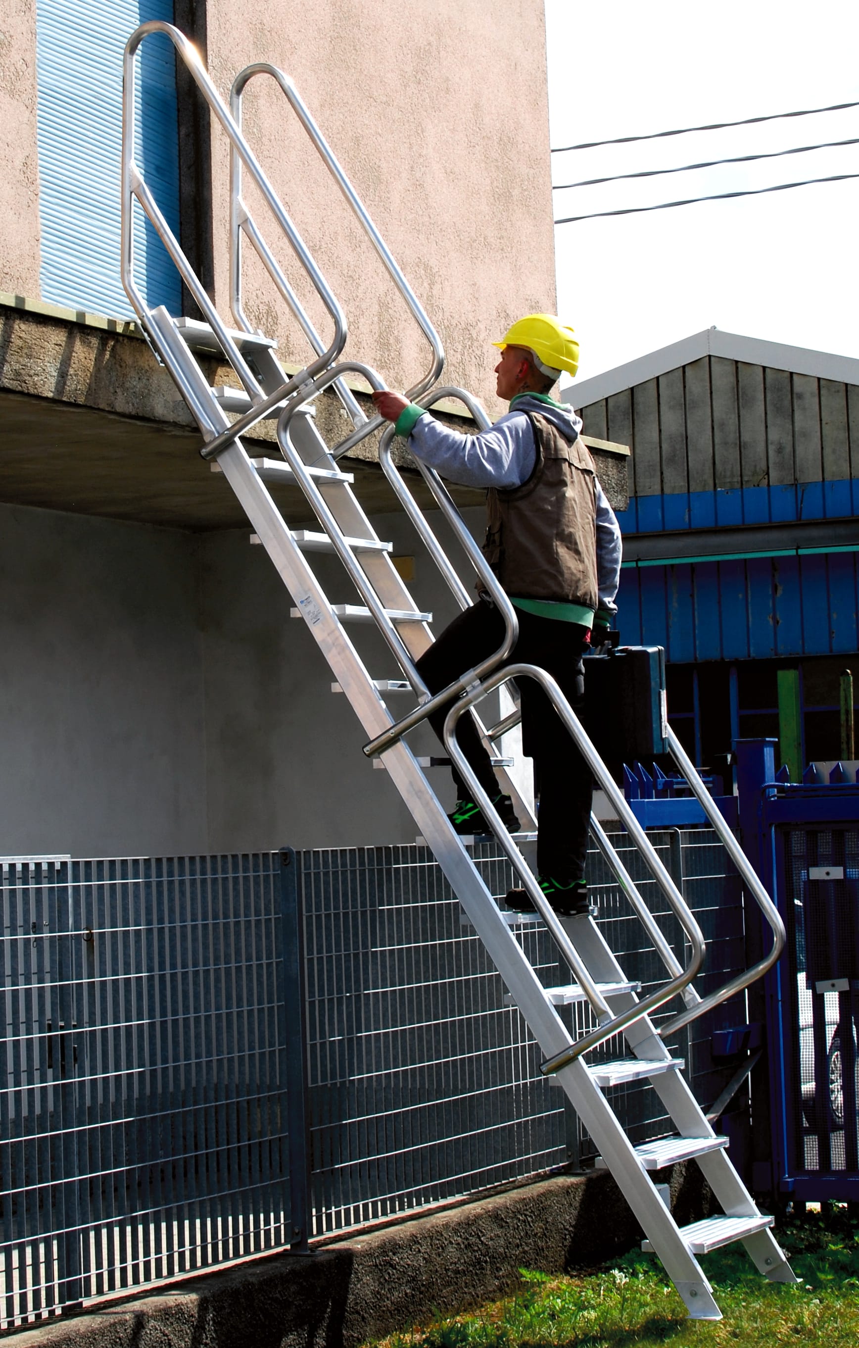FRIGERIO CARPENTERIE - Scala industriale fissa in acciaio inclinata a 60 gradi, lunga 80 cm, capacità di carico 20 kg.