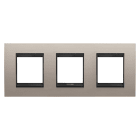 GEWISS - PLACCA LUX INTERNATIONAL - IN METALLO - 2+2+2 POSTI ORIZZONTALE - ALLUMINIO SPAZZOLATO LAVY - CORNICE NERO OPACO - CHORUSMART