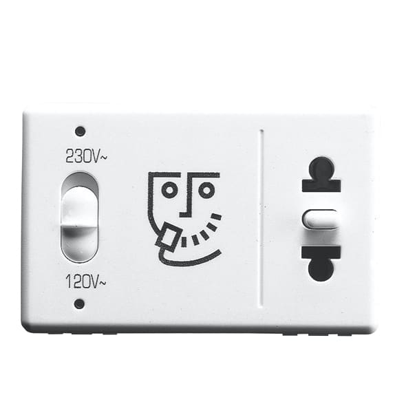 GEWISS - PRESA PER RASOIO PER IMPIANTI ALBERGHIERI - STANDARD EURO/AMERICANO - SEGNALAZIONE LUMINOSA TENSIONE - 230V50/60Hz - 3 MODULI - SYSTEM WHITE