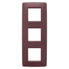 GEWISS - PLACCA ONE INTERNATIONAL - IN TECNOPOLIMERO VERNICIATO - 2+2+2 POSTI VERTICALE - TUSCAN RED - CHORUSMART GW16127VD