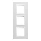 GEWISS - PLACCA LUX INTERNATIONAL - IN TECNOPOLIMERO - 2+2+2 POSTI VERTICALE - BIANCO MONOCHROME - CHORUSMART