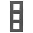 GEWISS - PLACCA GEO INTERNATIONAL - IN TECNOPOLIMERO VERNICIATO - 2+2+2 POSTI VERTICALE - NERO SATINATO - CHORUSMART GW16427VN