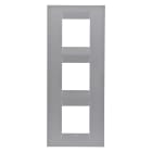 GEWISS - PLACCA GEO INTERNATIONAL - IN TECNOPOLIMERO VERNICIATO - 2+2+2 POSTI VERTICALE - TITANIO - CHORUSMART GW16427VT