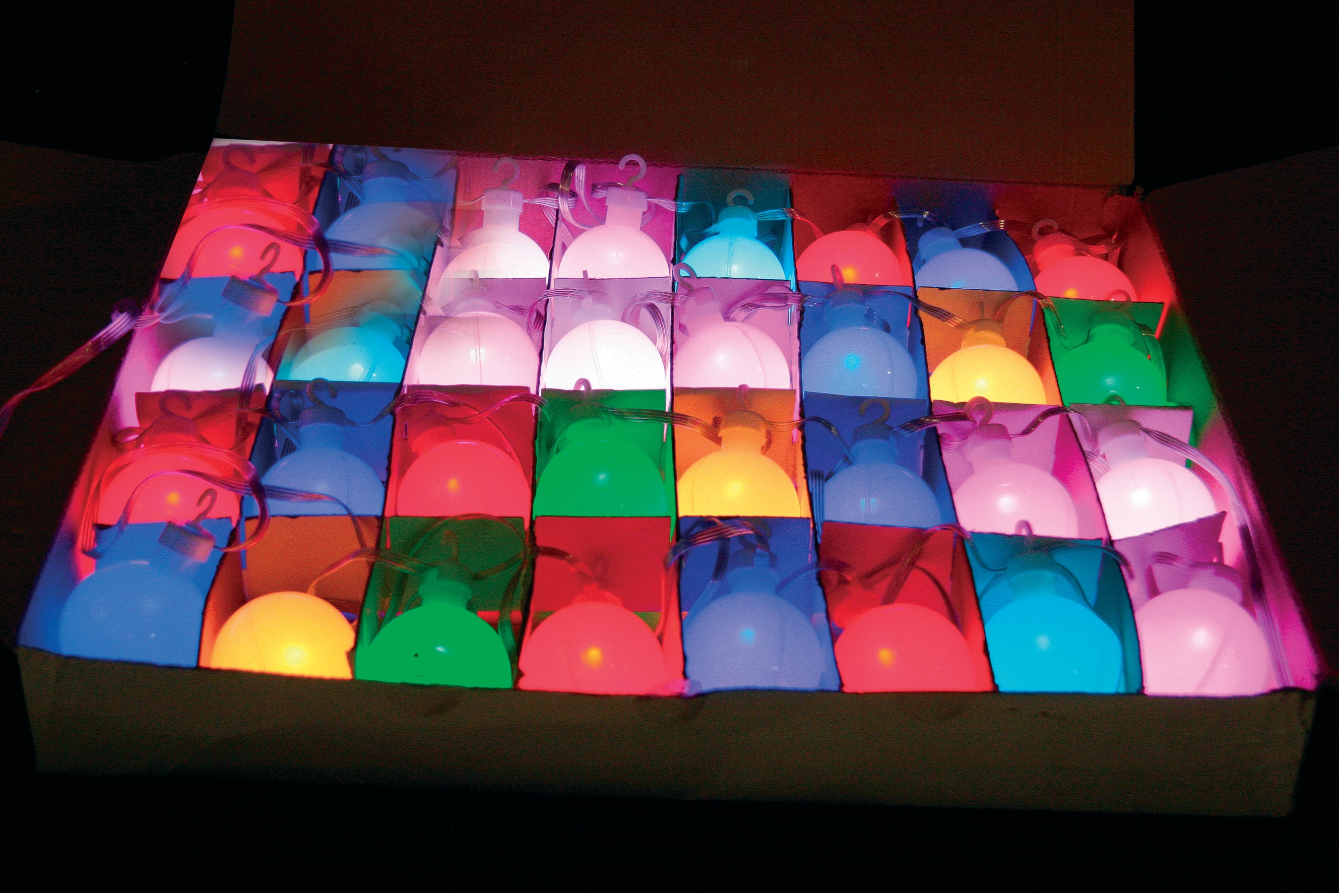 GIOCOPLAST NATALE - MAGIC BALLS 30 SFERE LED D.60 RGB MT.11,60-MOT. GIOCHI L. E TRASF. IP44