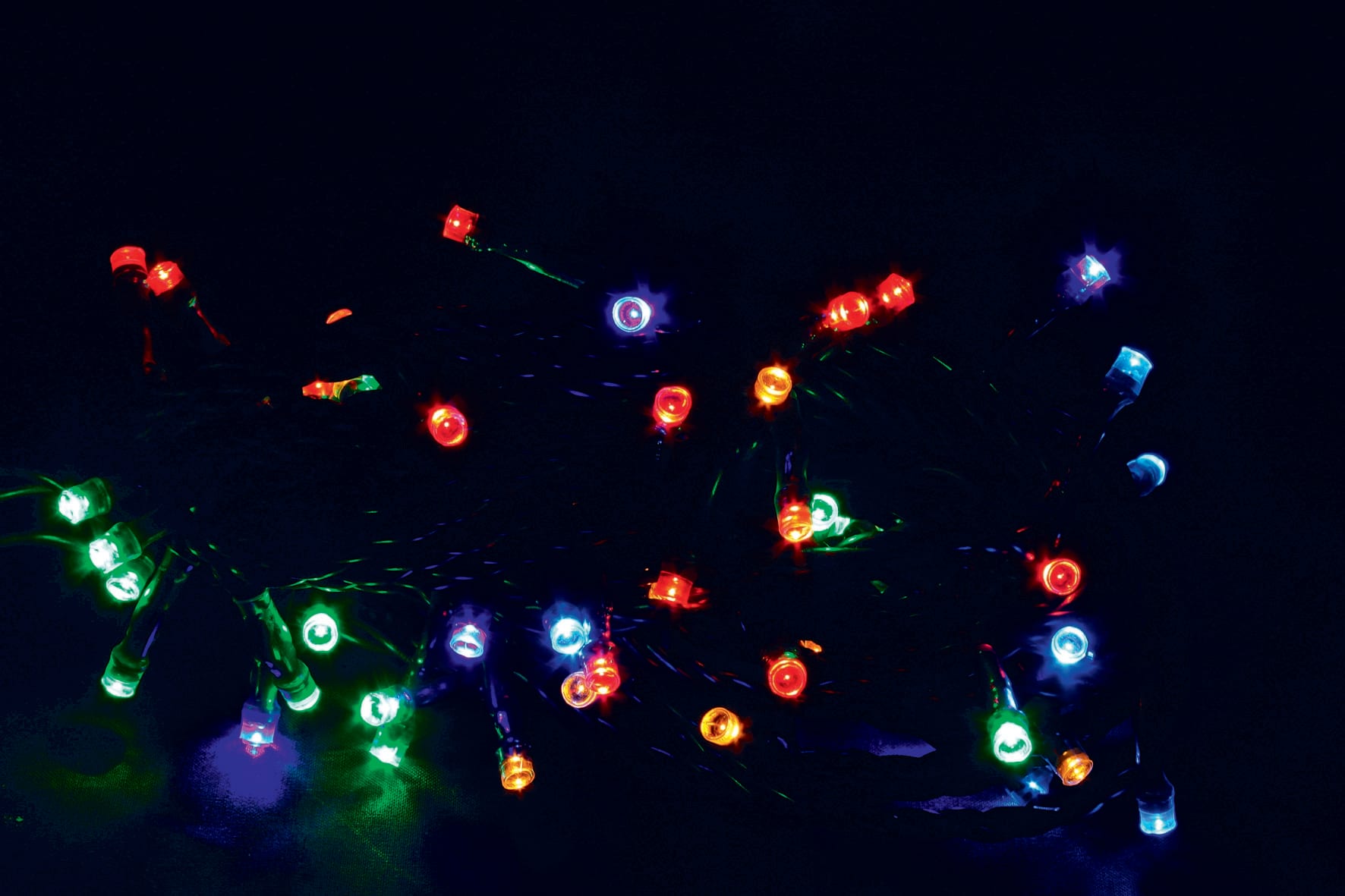 GIOCOPLAST NATALE - 60 LED MULTI LUCE FISSA X INT., 240V, PROLUNG. FINO A 50 SET (TOT. 3.000 LED), LUNGH. TOT. MT.7,5