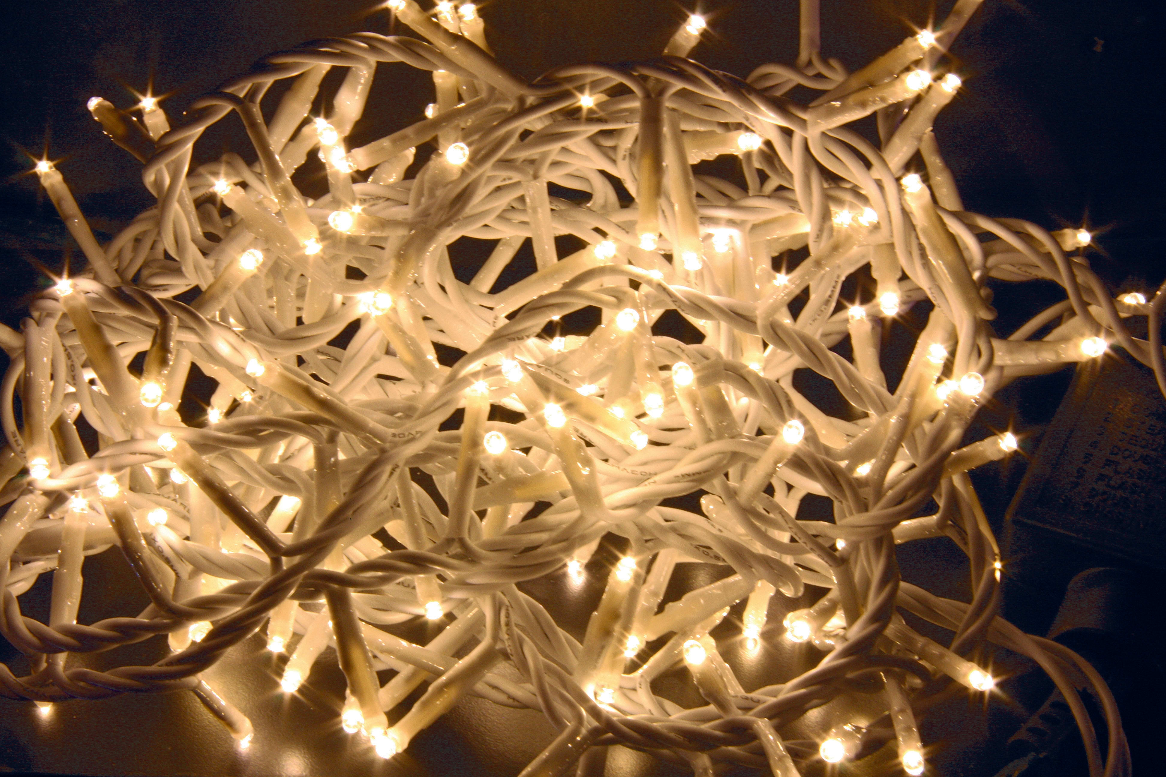 GIOCOPLAST NATALE - 180 LED BIANCO CALDO C/CAVO BIANCO E GIOCHI L., CAVO ALIM. MT.1,5 - CAVO LUCI MT.5 14210919