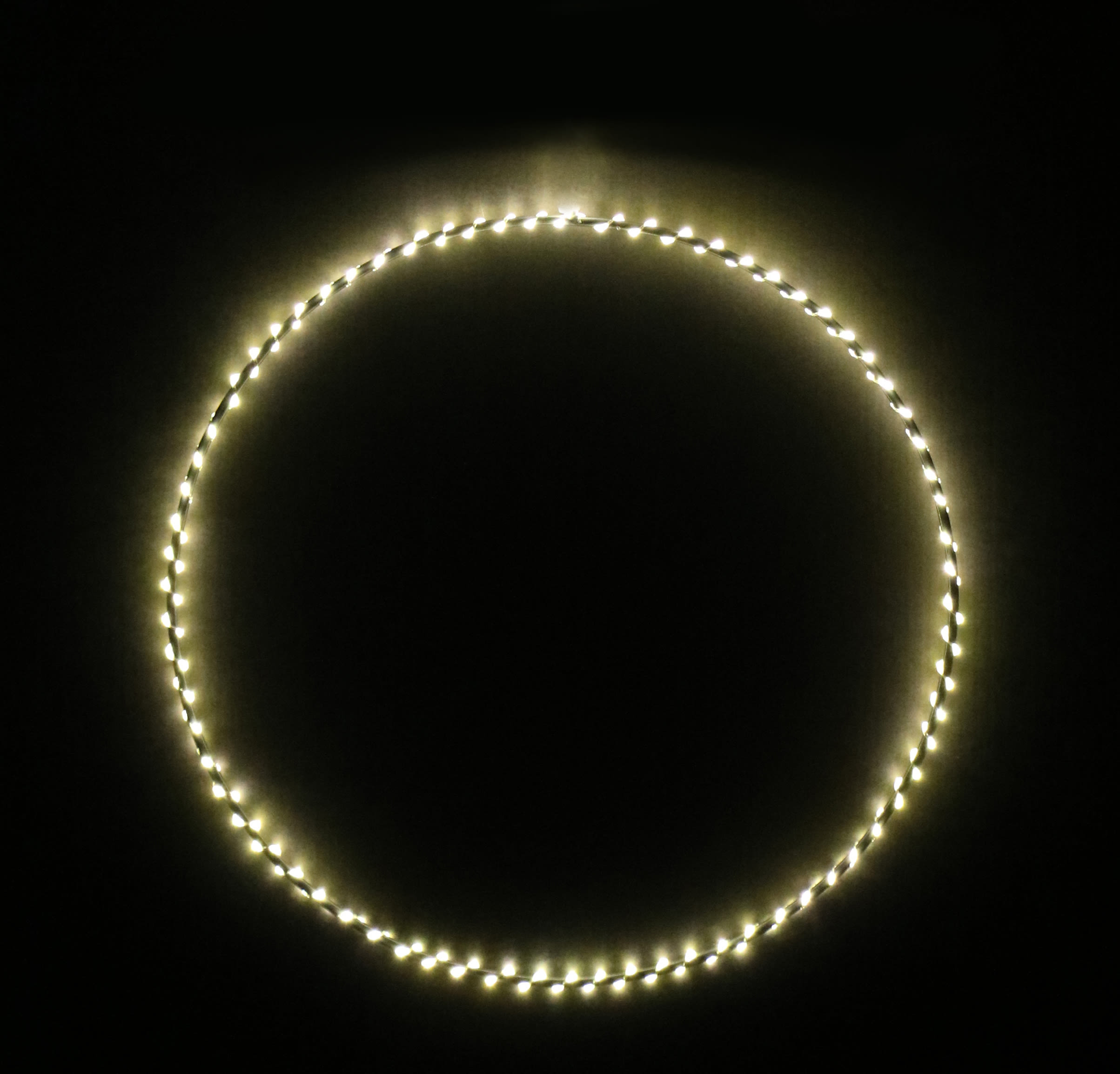 GIOCOPLAST NATALE - ANELLO D.80CM DA APPENDERE, CON GOCCE DI LED BIANCO CALDO, A BATTERIE CON TIMER