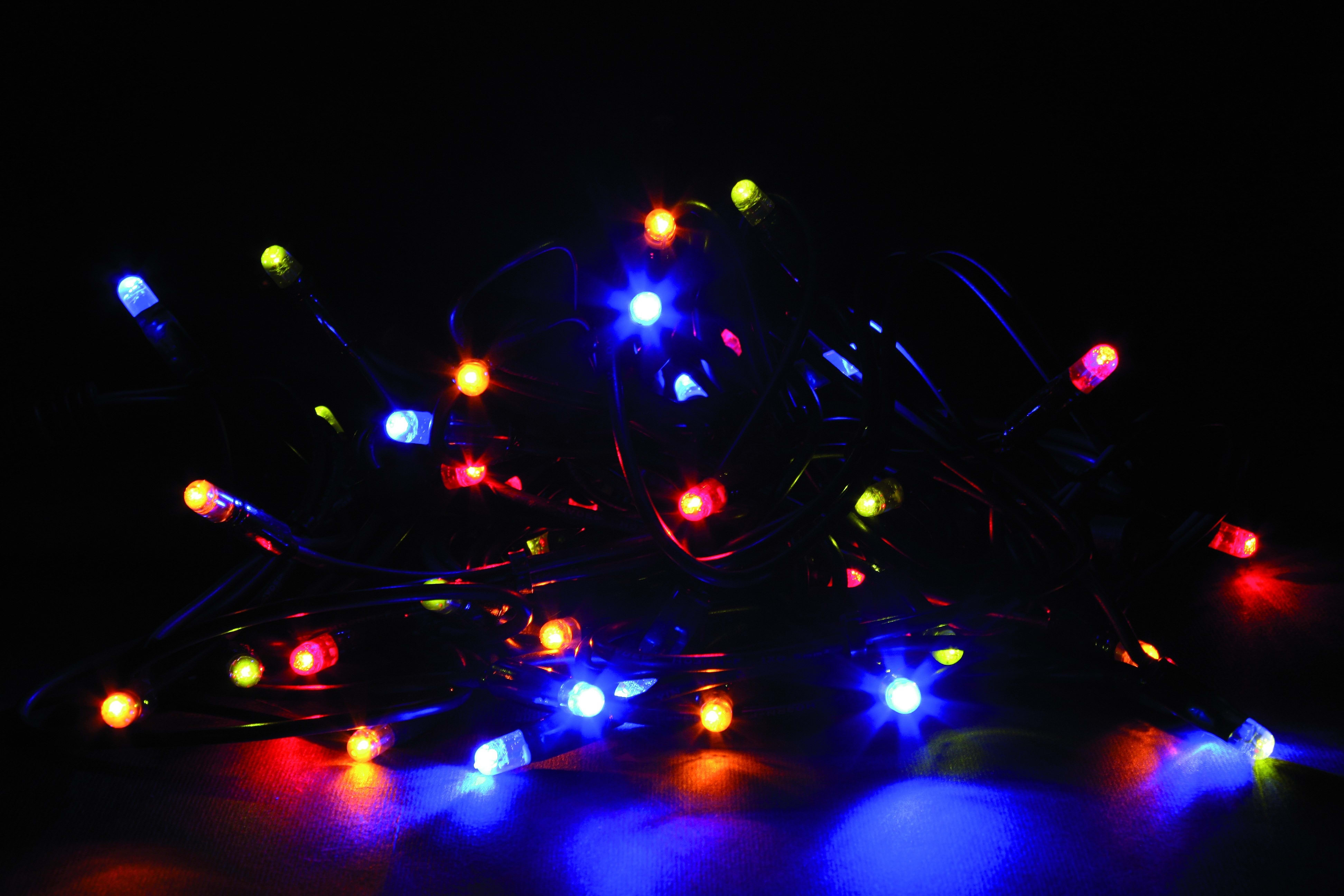 GIOCOPLAST NATALE - 40 LUCCIOLONE LED MULTI, LUCE FISSA, 4 MT. CAVO SCURO, PROLUNG. MAX 30 SET, USO EST/INT, CON CAVO ALIM 1,5 MT.