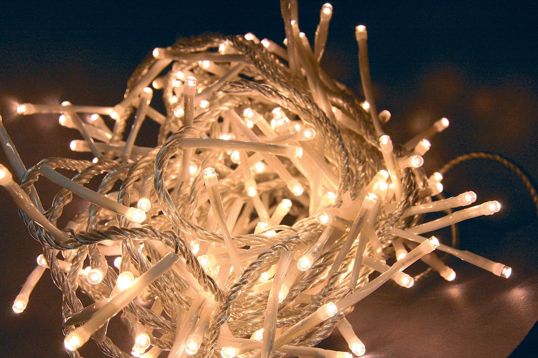 GIOCOPLAST NATALE - 192 LED BIANCO CALDO, GIOCHI L. E CAVO TRASP. X EST., TRASF. IP44, CAVO ALIM. MT.4, LUNGH. CAVO LUCI MT.8