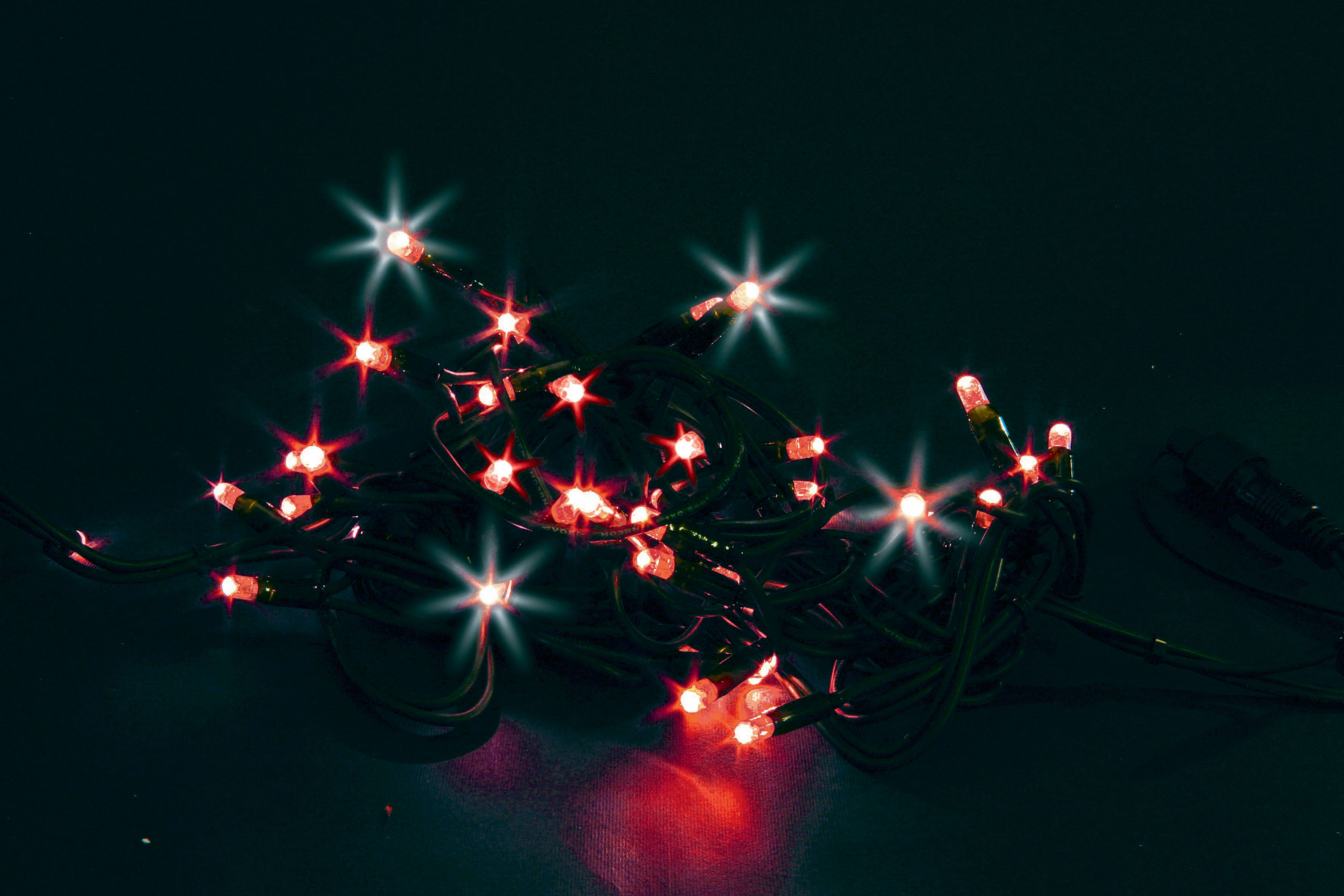 GIOCOPLAST NATALE - PROLUNGA 100 LUCCIOLONE LED ROSSE, CON 20 FLASH, 10 MT. CAVO SCURO, PROLUNG. MAX 20 SET, USO EST/INT, SENZA CAVO ALIM.