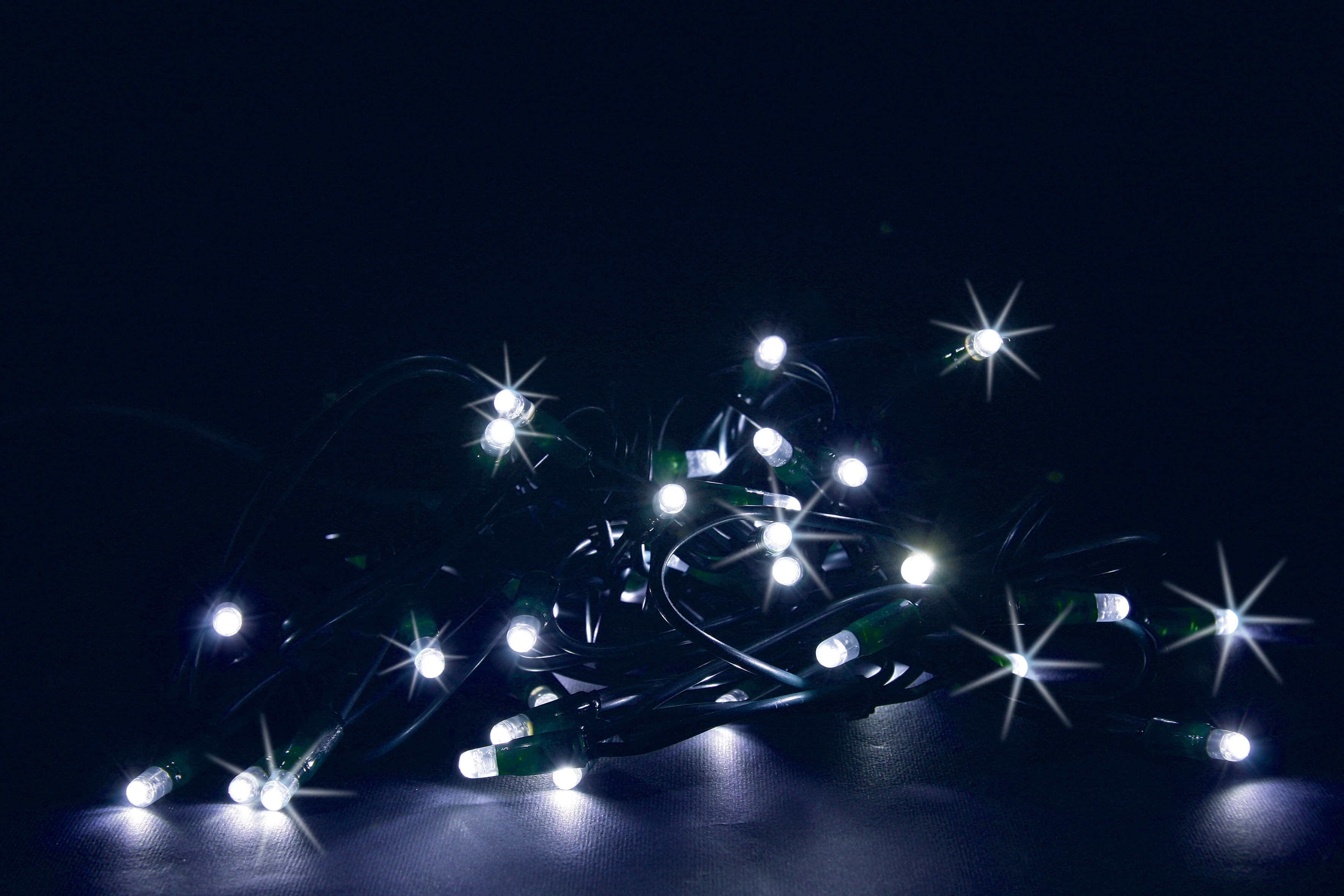 GIOCOPLAST NATALE - 500 LUCCIOLONE LED ULTRALUMINOSE BIANCHE, LUCE FISSA, 50 MT., CAVO SCURO, PROLUNG. MAX 4 SET, USO EST/INT, CON CAVO ALIM 1,5 MT.