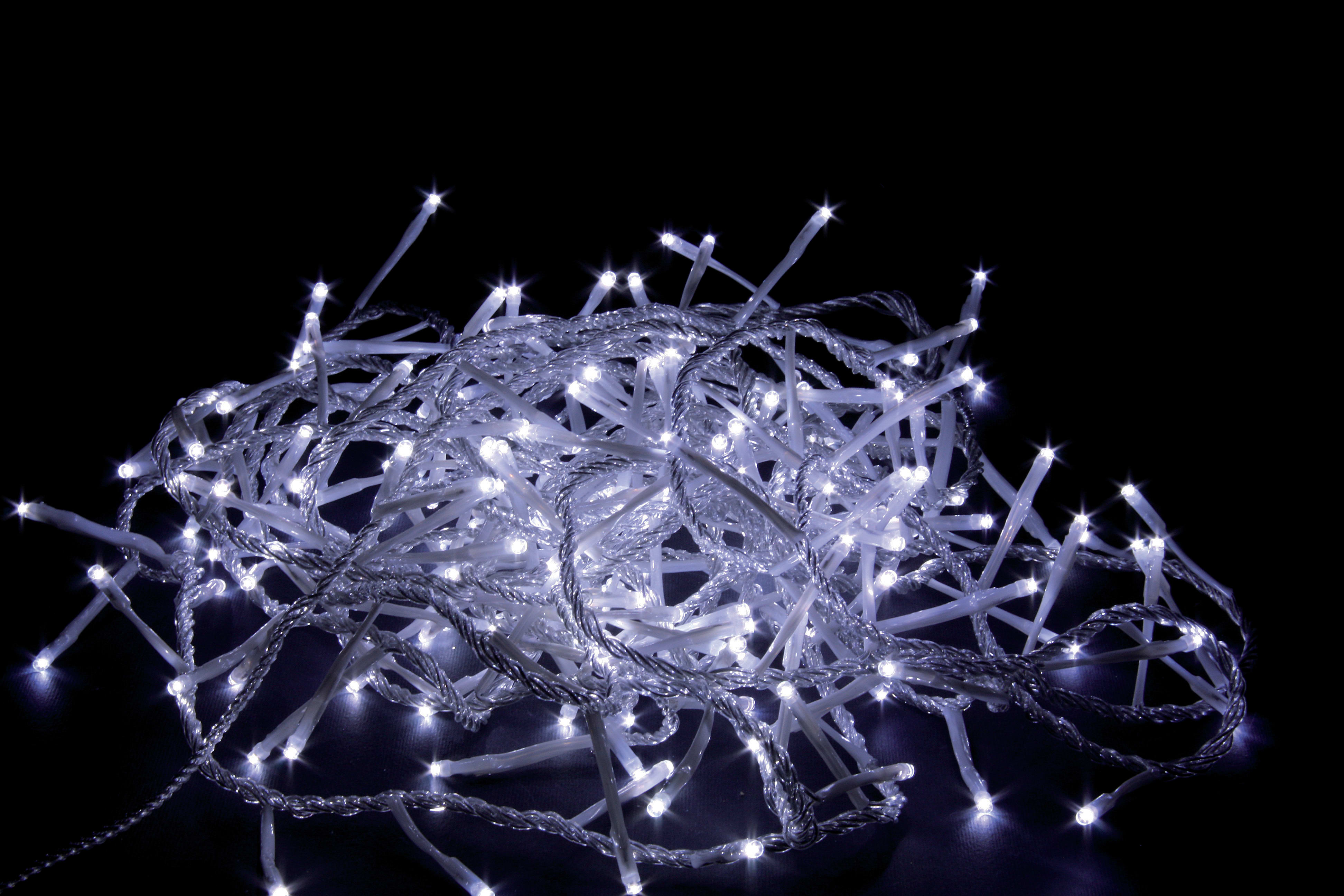 GIOCOPLAST NATALE - 180 LED BIANCHI, CAVO TRASPARENTE, LUNGH. 9 M, CAVO ALIM. 4 M, CON GIOCHI LUCE E TIMER, C/TRASF. IP44, IN CONFEZIONE LUSSO PLASTICA, USO EST/INT 14320513